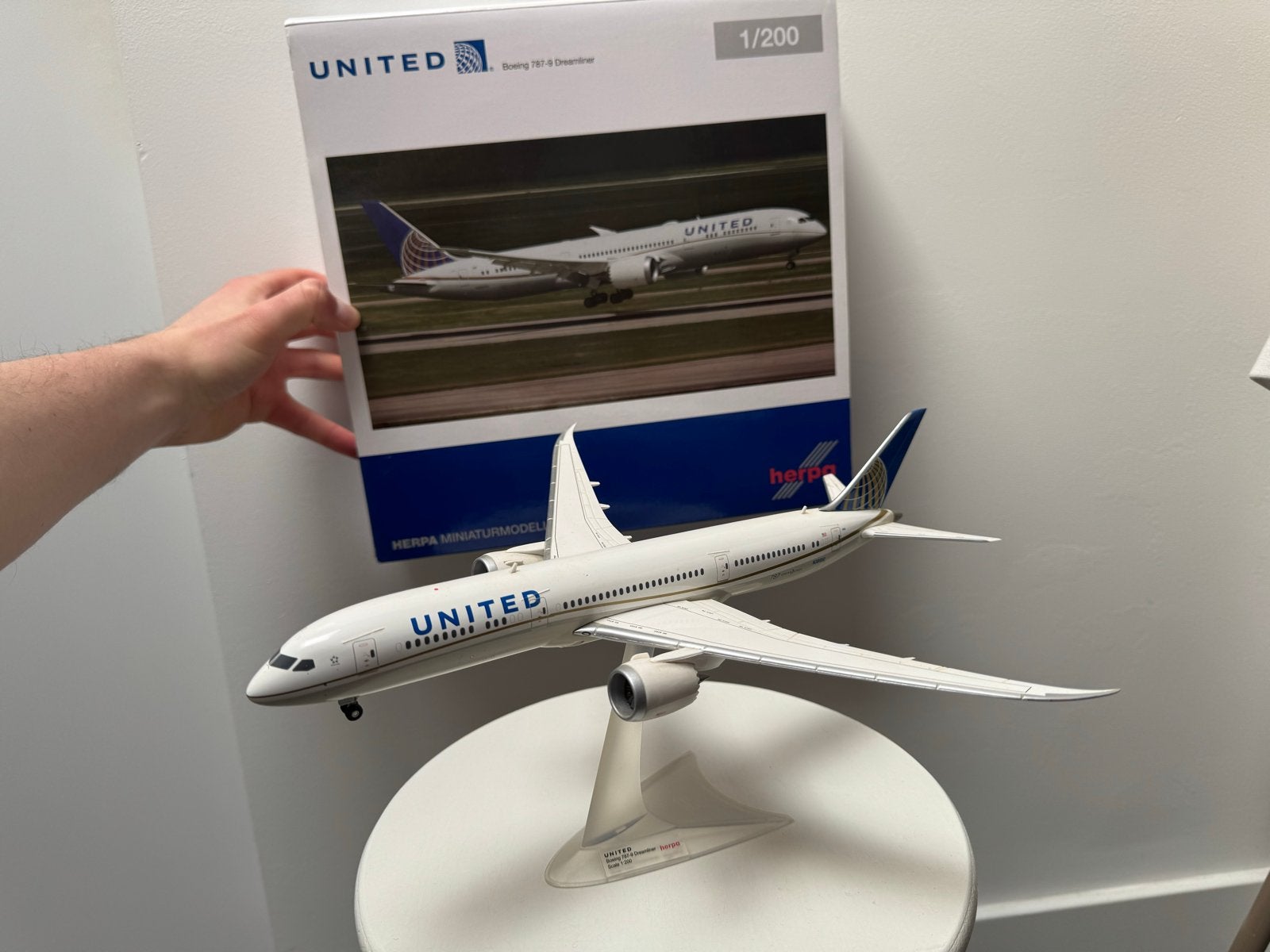 United B787-9 Schaal 1:200 Modelvliegtuig met Standaard, Ophalen of Verzenden, Zo goed als nieuw