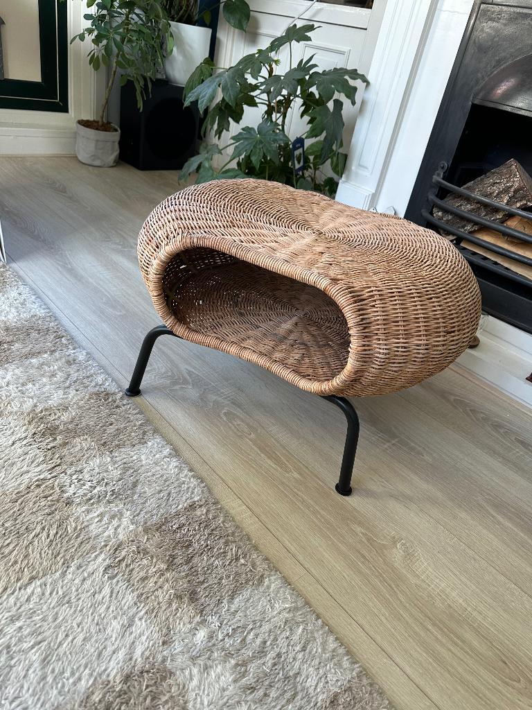 Rieten bijzettafel / voetenbankje, Huis en Inrichting, Minder dan 55 cm, Rond, Zo goed als nieuw, Ophalen