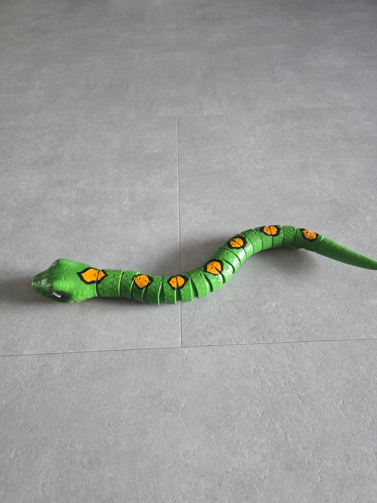 Interactieve Speelgoed Slang - Groen met Oranje Details, Ophalen, Gebruikt, Jongen of Meisje