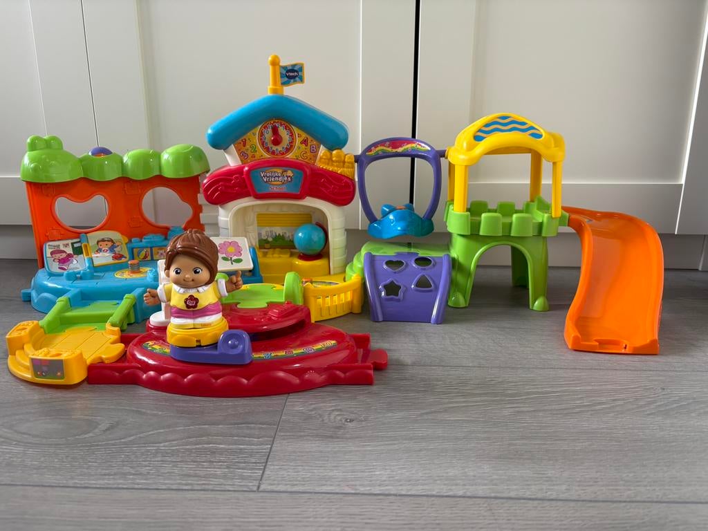 Vtech vrolijke vriendjes school, Kinderen en Baby's, Speelgoed | Vtech, Ophalen, Zo goed als nieuw
