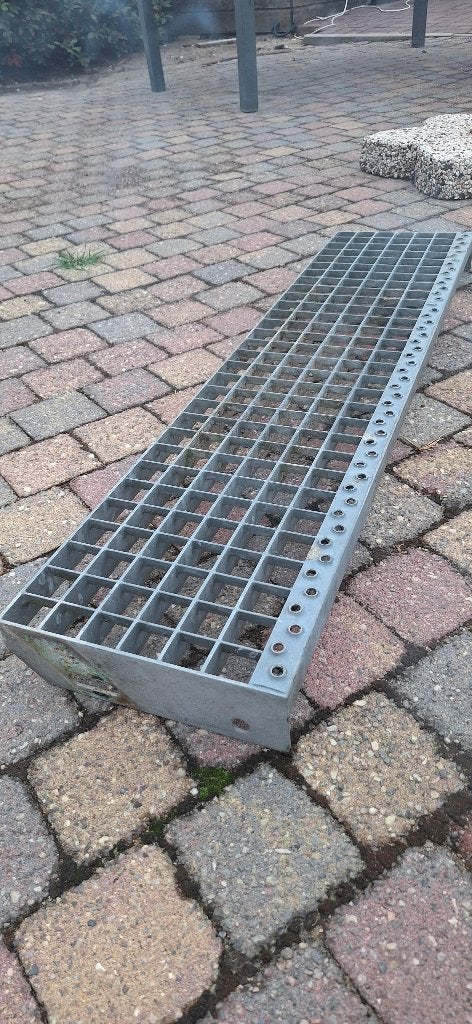 Zware gegalvaniseerde trap treden, Ophalen, Gebruikt, 250 mm of meer, Overige typen