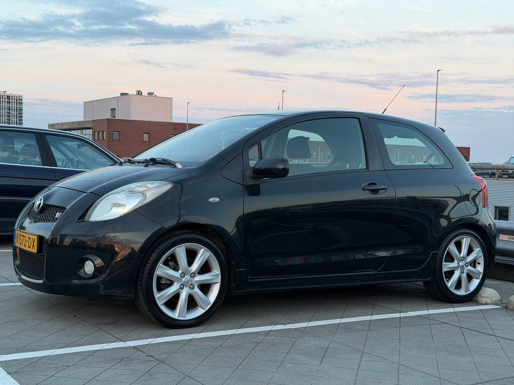 Toyota Yaris 1.8 VVTi TS Airco Sportief Auto Goed Onderhoude, Voorwielaandrijving, Gebruikt, 4 cilinders, Elektrische ramen