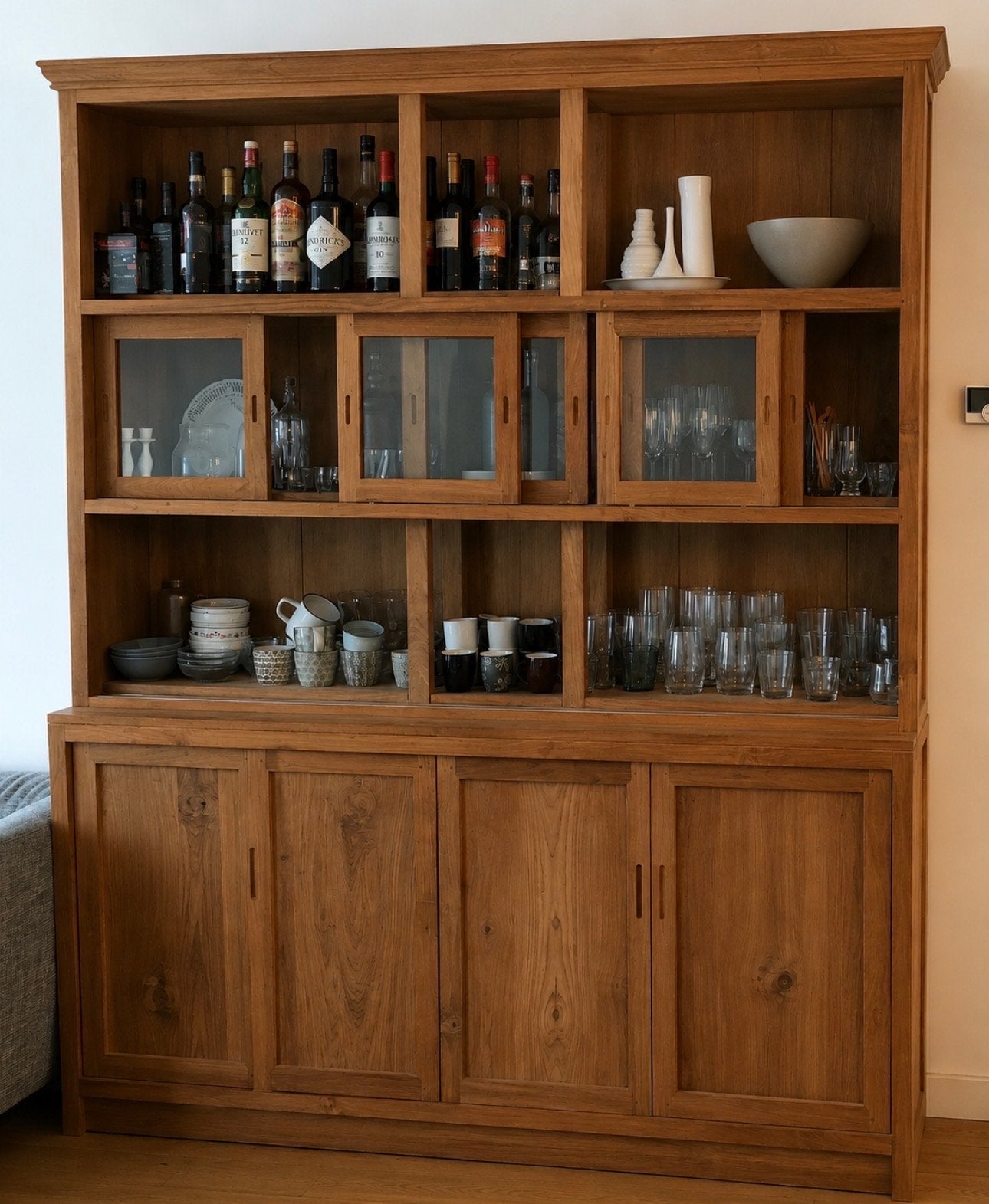 Massief Teakhouten buffetkast in nette staat, Huis en Inrichting, Kasten | Buffetkasten, Ophalen, 200 cm of meer, 150 tot 200 cm