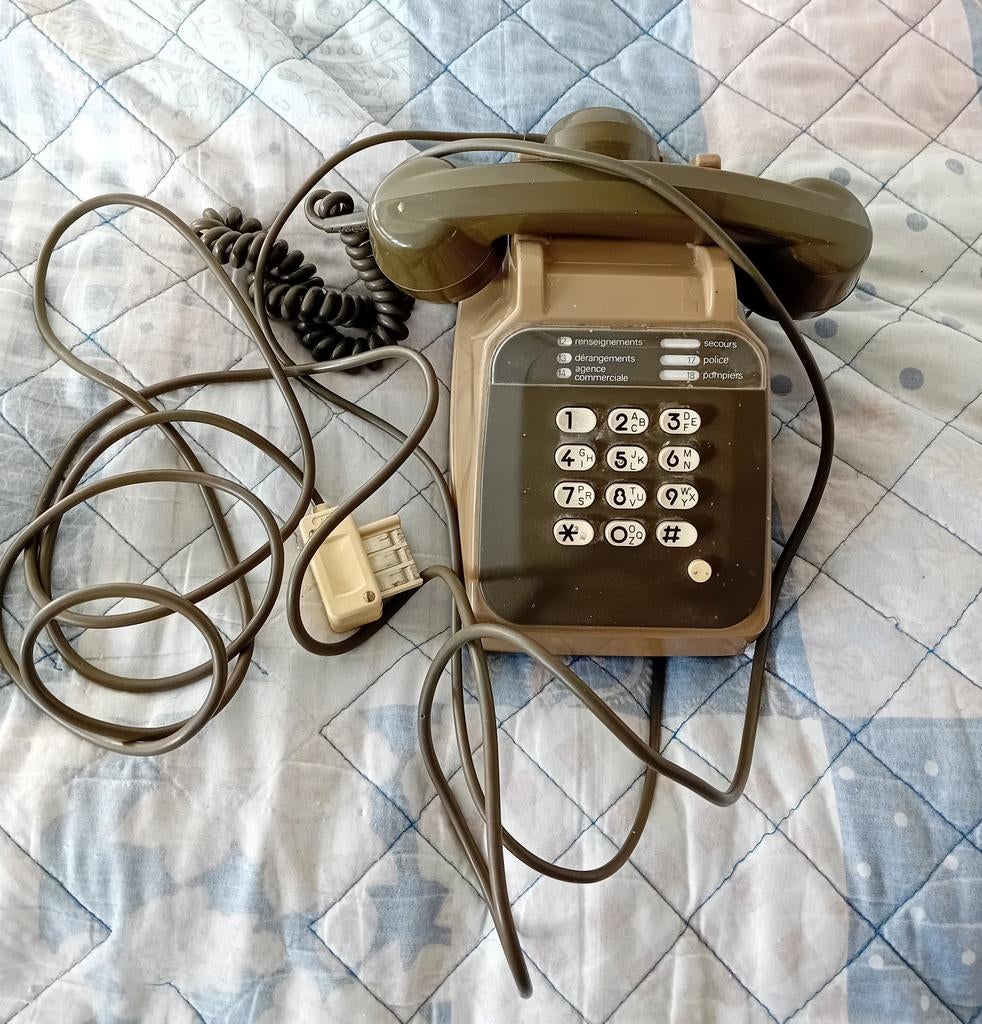 Vintage Franse telefoon met druktoetsen, Telecommunicatie, Vaste telefoons | Niet Draadloos, Ophalen of Verzenden