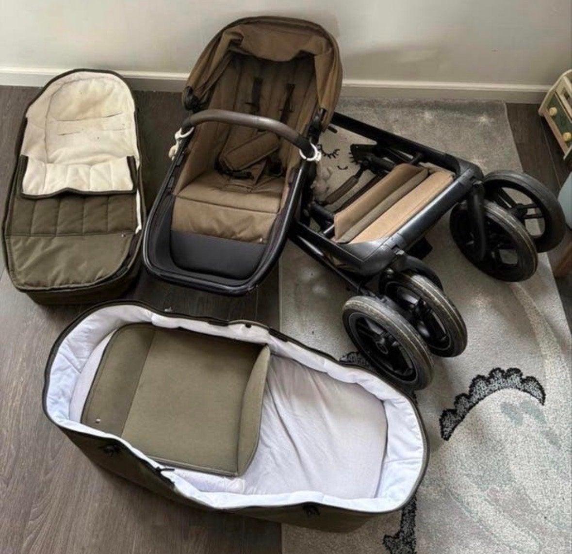 Dubatti One Kinderwagen - met Reiswieg, zitje en voetenzak, Kinderen en Baby's, Kinderwagens en Combinaties, Gebruikt, Luchtbanden