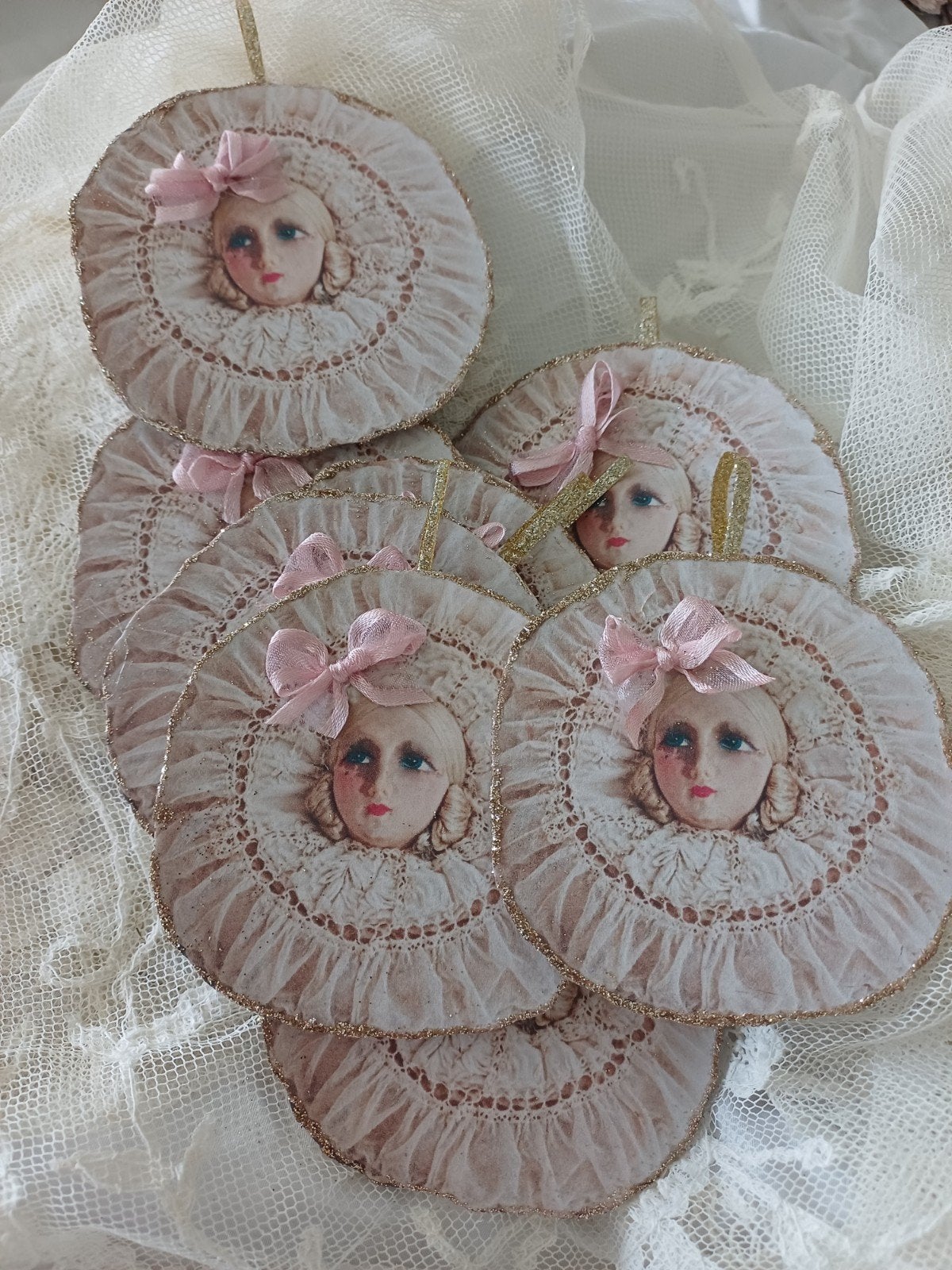 Schattige handgemaakte sofadoll kussentjes,kersthangers, Ophalen of Verzenden
