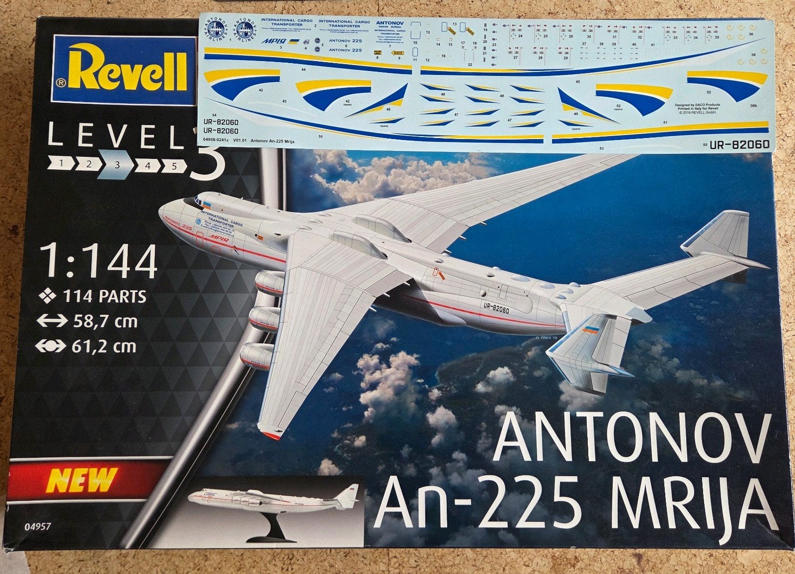 Revell  Antonov An-225 Mrija 1:144 No gear 04958 decals!, 1:144 tot 1:200, Revell, Ophalen of Verzenden, Zo goed als nieuw