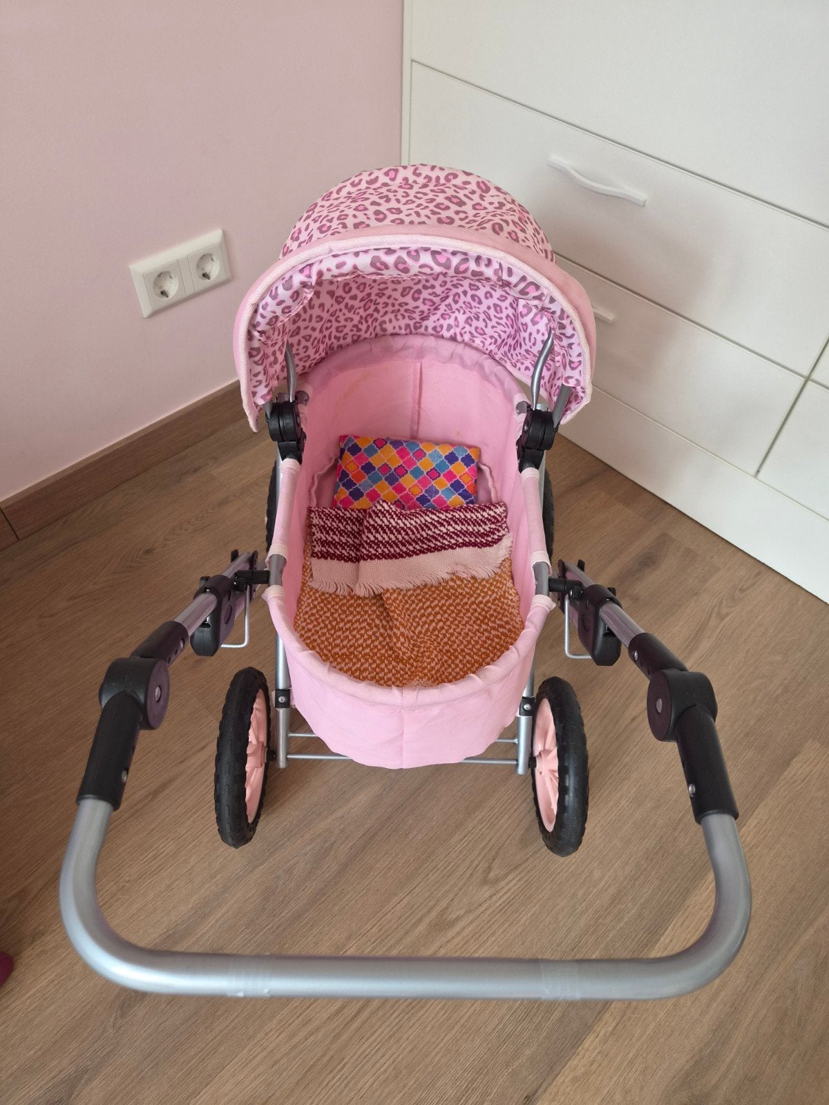 Poppenwagen, draagzak, luiertas en kleertjes, Kinderen en Baby's, Ophalen, Babypop