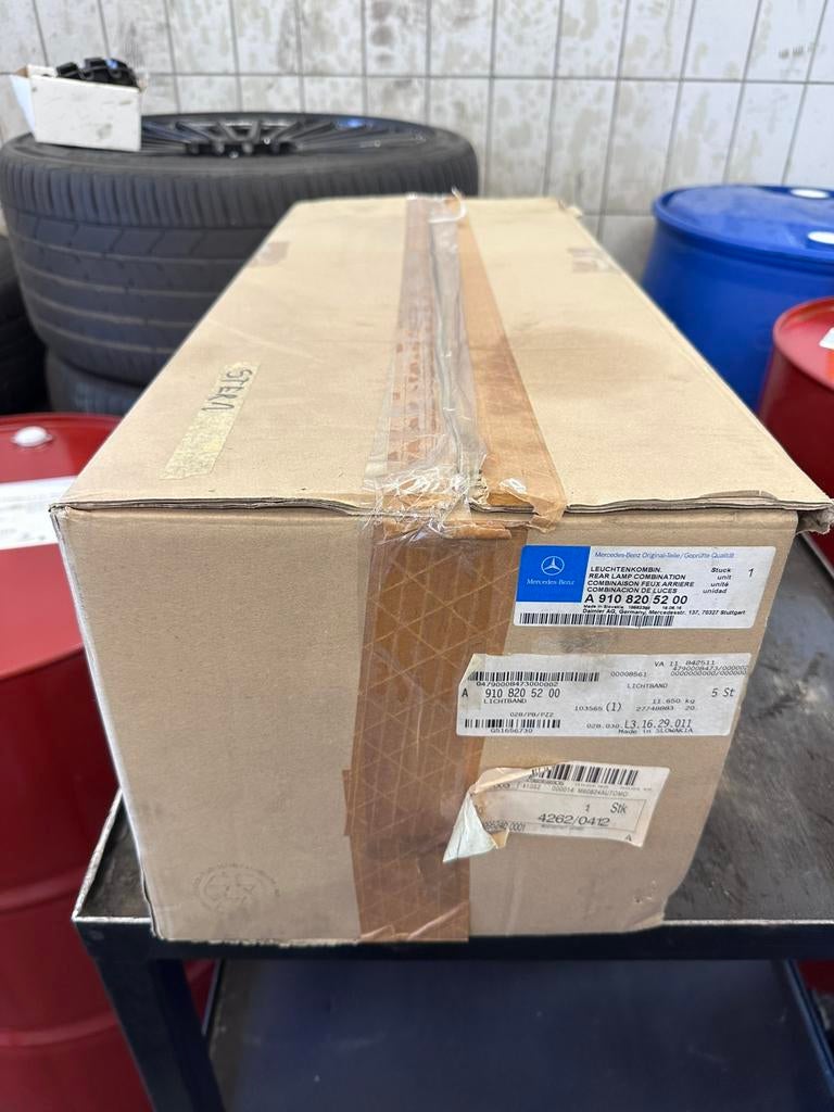 A9108205200 Nieuw Mercedes Sprinter achterlicht links, Auto-onderdelen, Ophalen, Nieuw, Mercedes-Benz