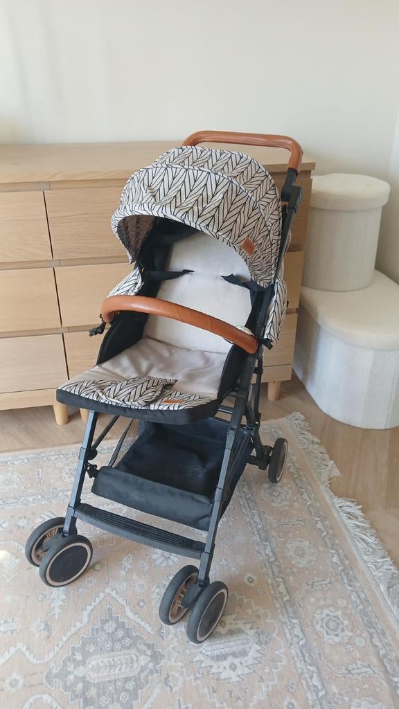 Compacte vliegtuig buggy met voetenzak en grote zonneklep, Ophalen