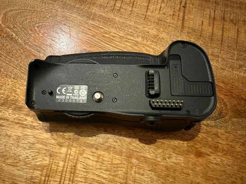 Nikon MB-D10 Batterijgrip voor D300 D700 D900, Ophalen of Verzenden, Zo goed als nieuw, Nikon