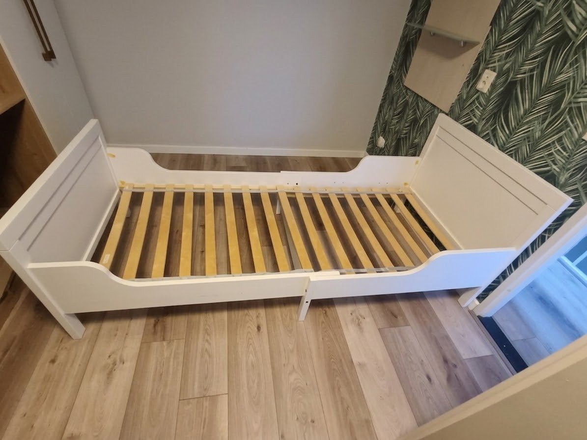 Bed kind Ikea SUNDVIK meegroeibed - Wit, in goede staat, 70 tot 85 cm, Ophalen of Verzenden, Zo goed als nieuw, Lattenbodem