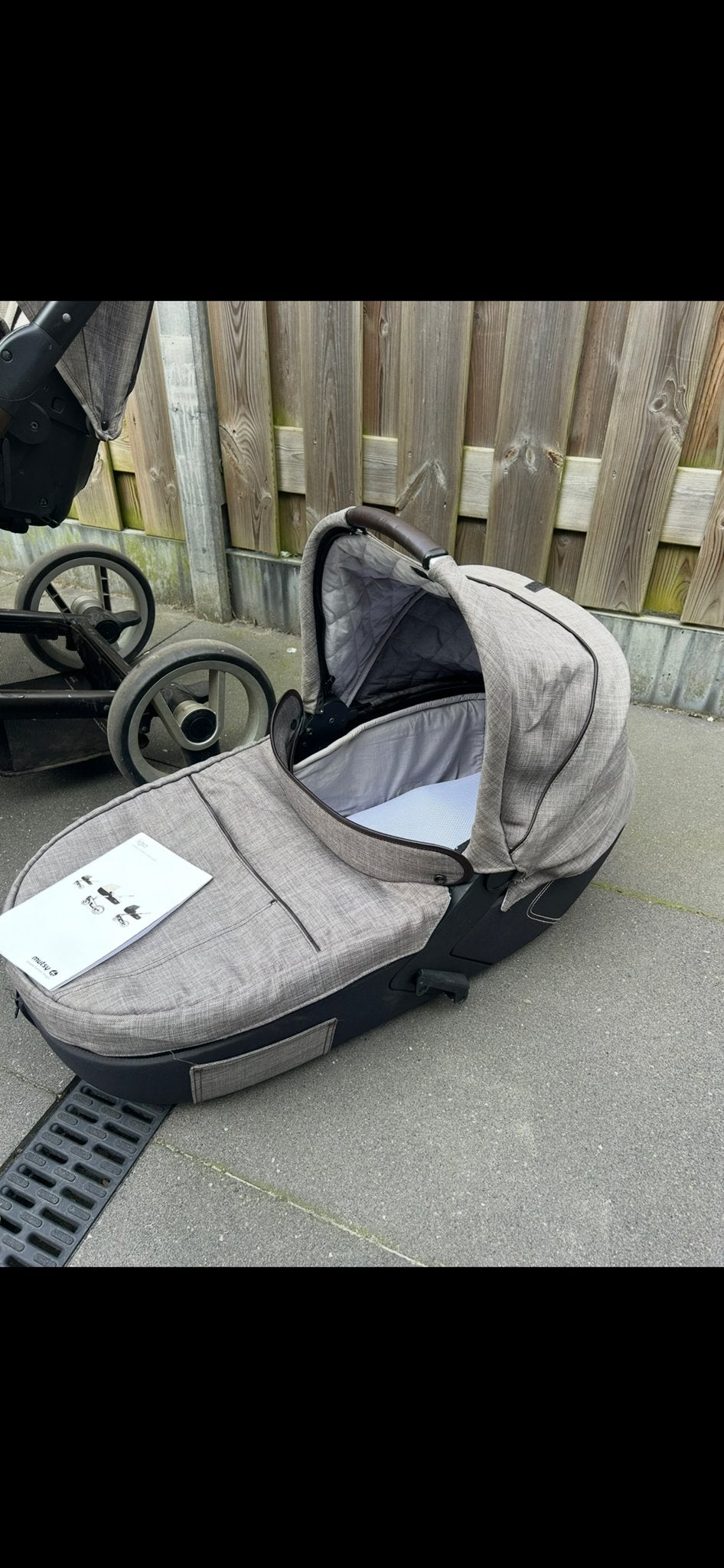 Mutsy Igo Combiwagen met Reiswieg - Grijs, Kinderen en Baby's, Ophalen, Gebruikt, Combiwagen, Met reiswieg