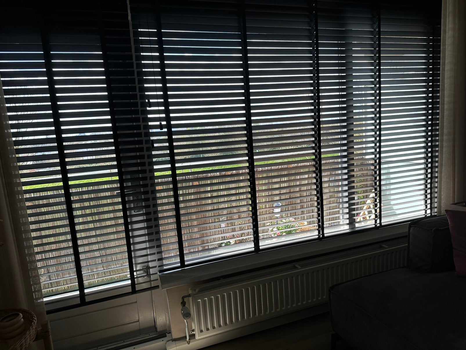 2 houten jaloezieën, Ophalen, Zo goed als nieuw, Zwart