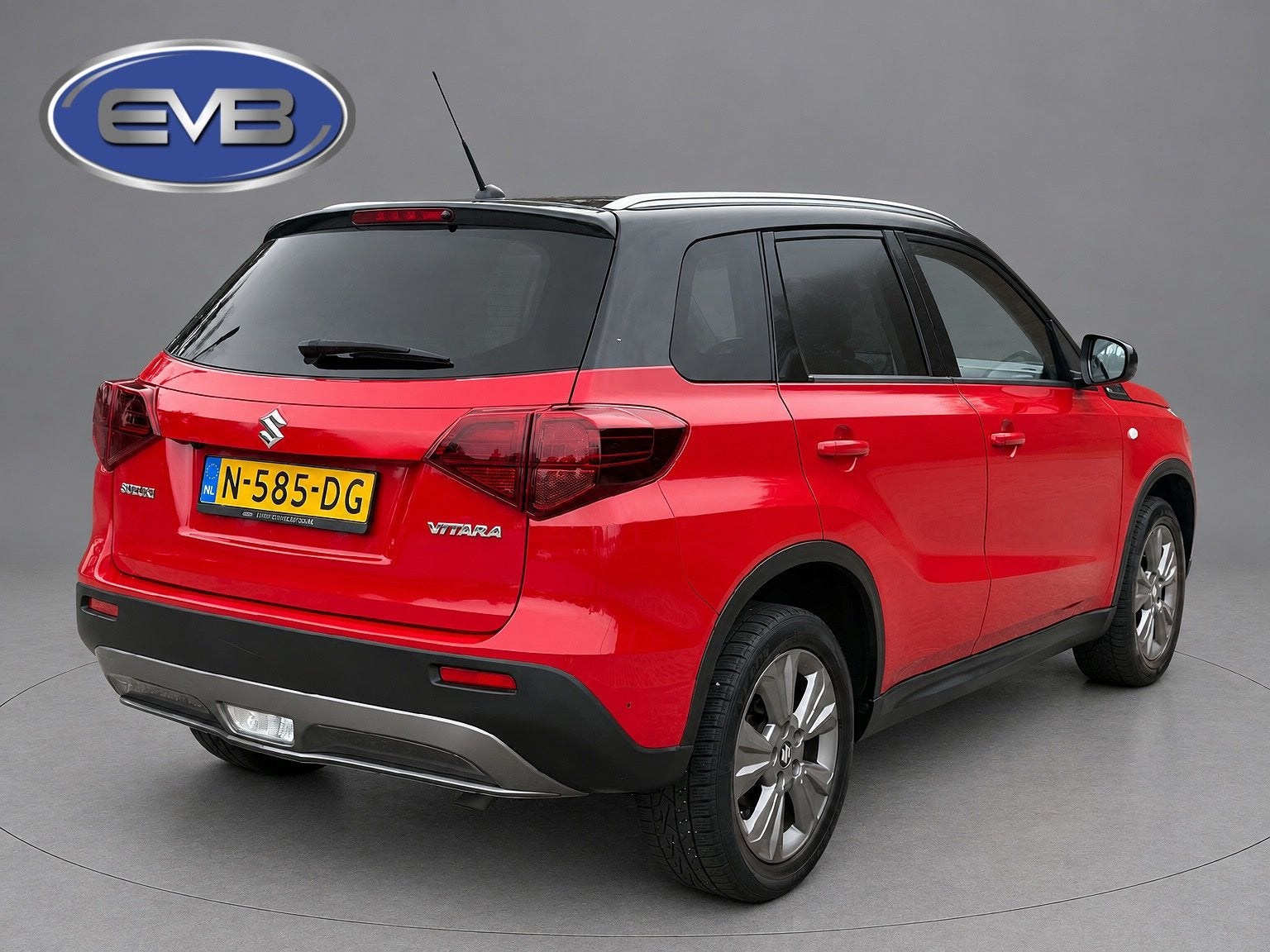Suzuki Vitara 1.0 Boosterjet Select two-tone, achteruitrijca, Voorwielaandrijving, Gebruikt, 400 kg, 49 €/maand