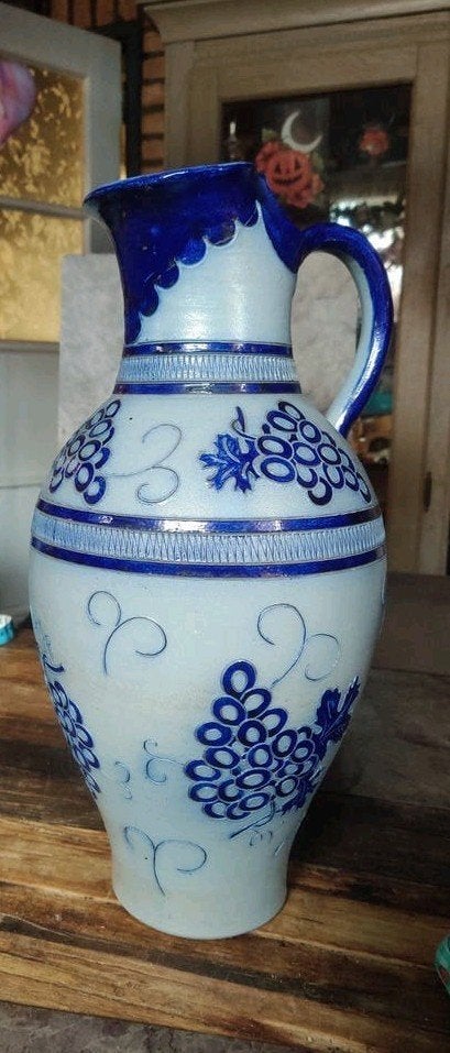 Vintage La Roche kruik met druivenmotief 43cm hoog, Antiek en Kunst, Ophalen of Verzenden