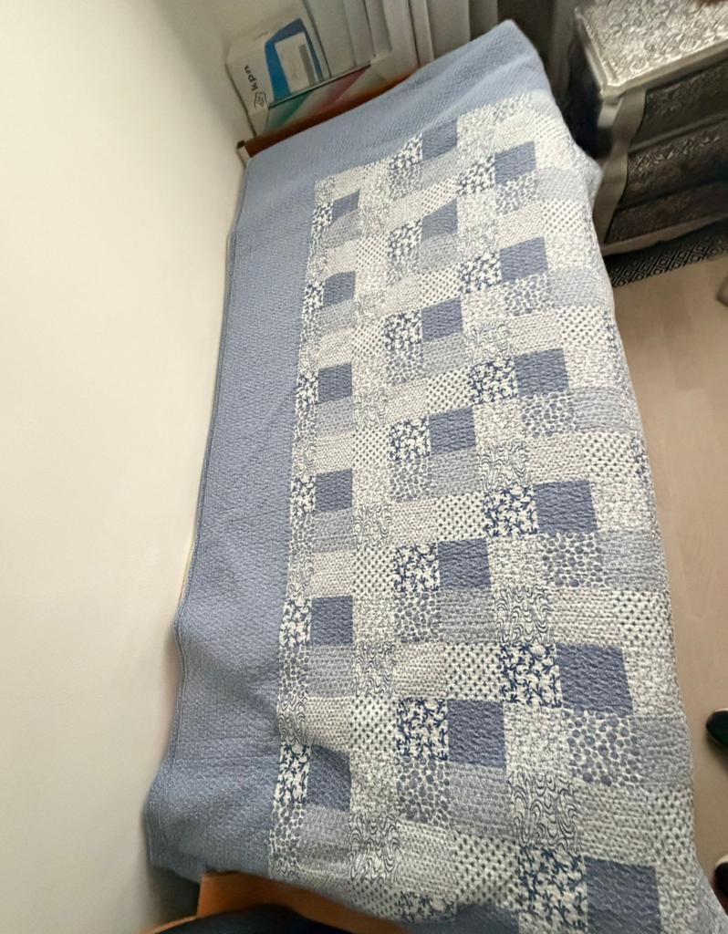 Gratis ophalen: Een persoons bed zonder matras, Ophalen, Gebruikt, Eenpersoons, Wit