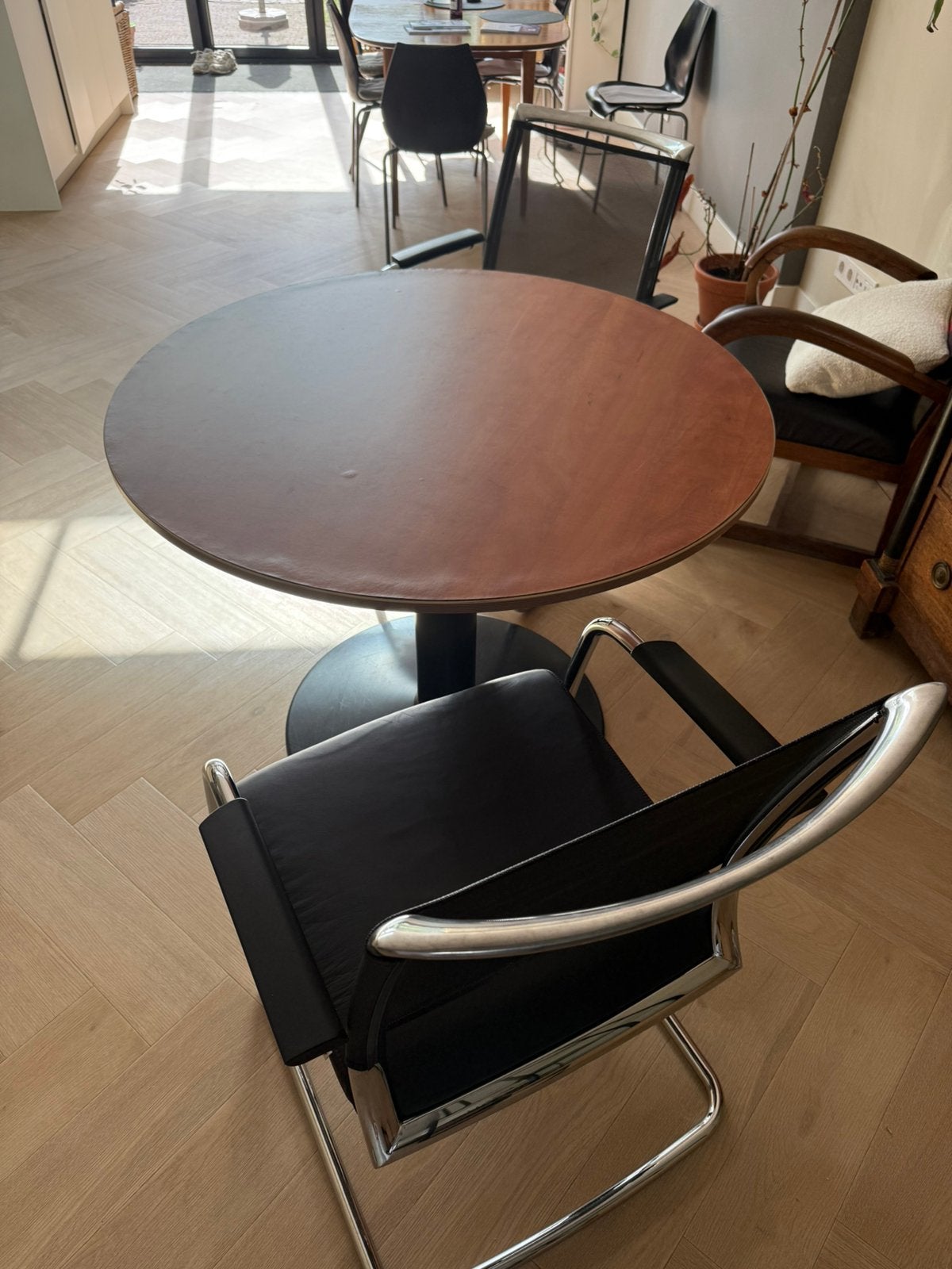 Ronde tafel, Ophalen, Gebruikt