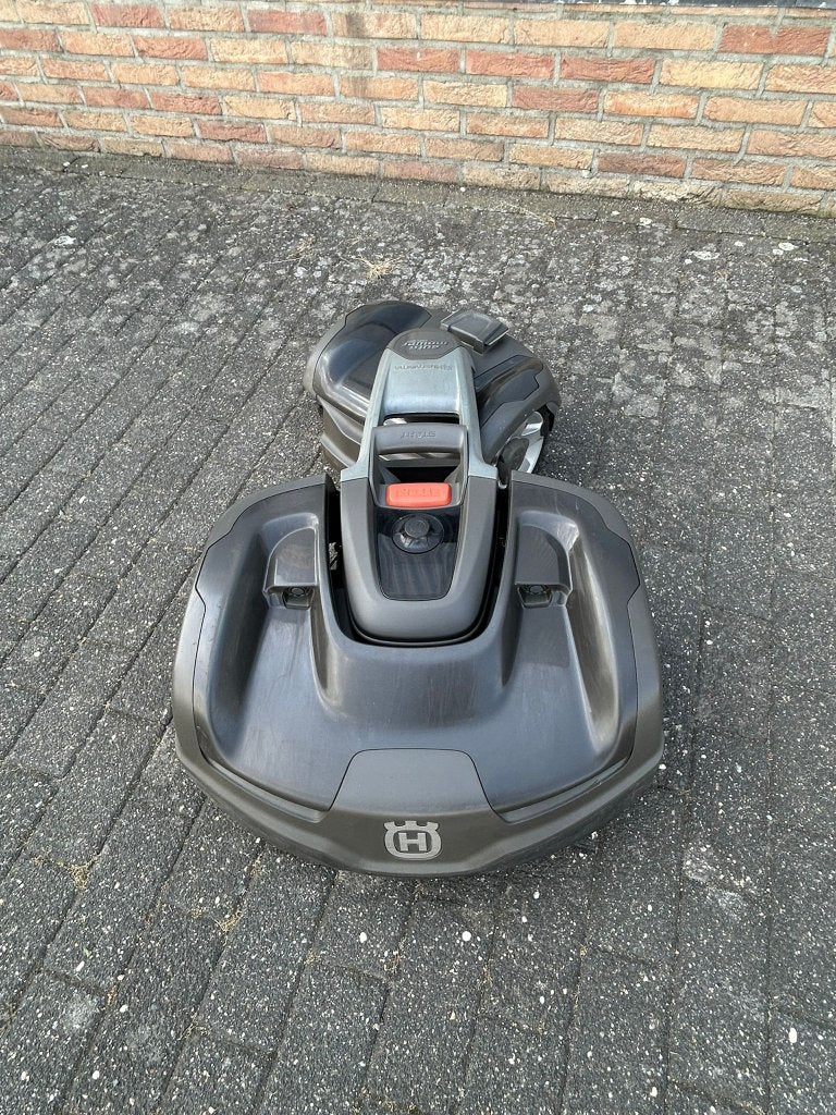 HUSQVARNA AUTOMOWER 435 X AWD BW, Ophalen, Zo goed als nieuw, Meer dan 25 cm, Met regensensor