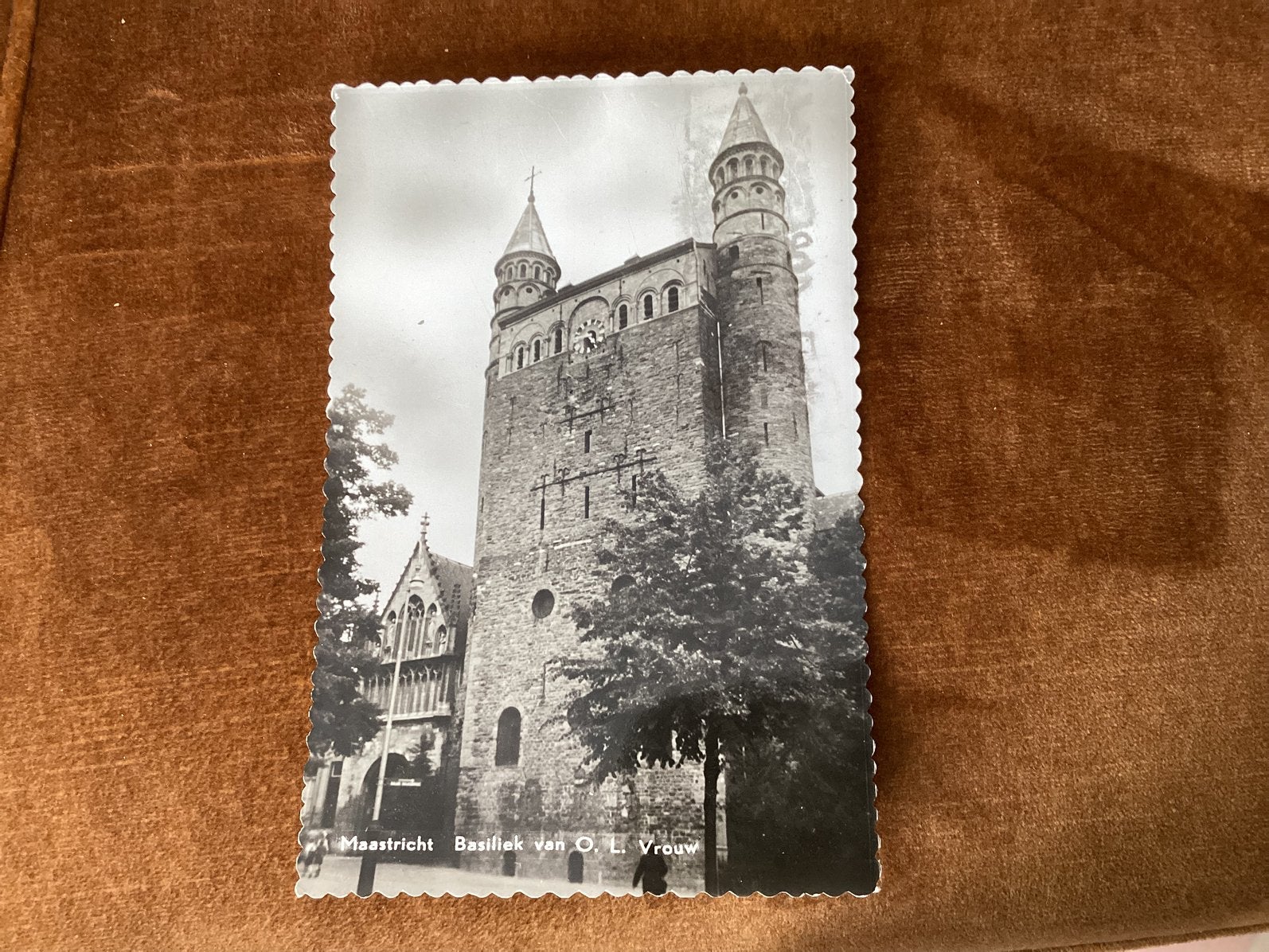 Maastricht. Basiliek van O.L. Vrouw. 1957, Ophalen of Verzenden, 1940 tot 1960, Limburg