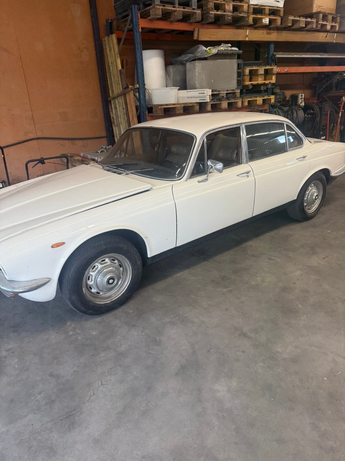 Jaguar XJ 3.4 II AUT 1976 Wit, foto 2
