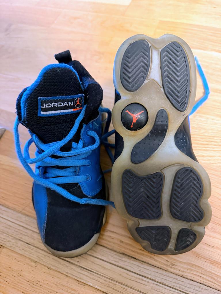 Nike Jordan kinderschoenen - Maat 29.5, Kinderen en Baby's, Kinderkleding | Schoenen en Sokken, Ophalen, Gebruikt, Jongen of Meisje