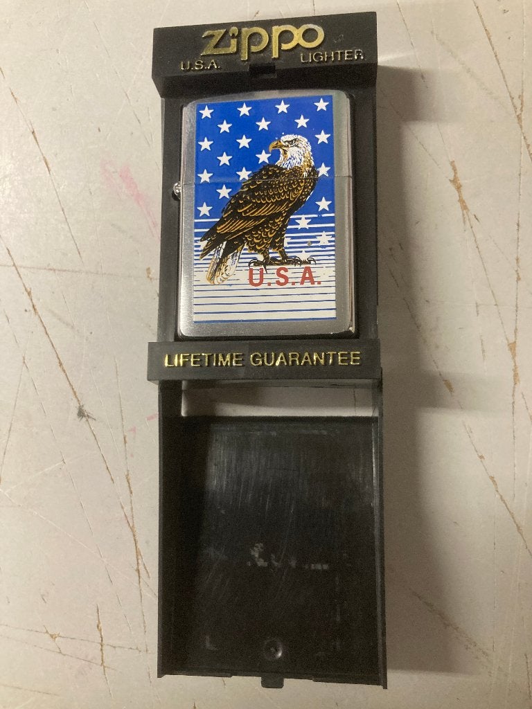 T.K. Zippo aansteker  Jaarcode A IX zie foto, Ophalen of Verzenden, Zo goed als nieuw, Aansteker