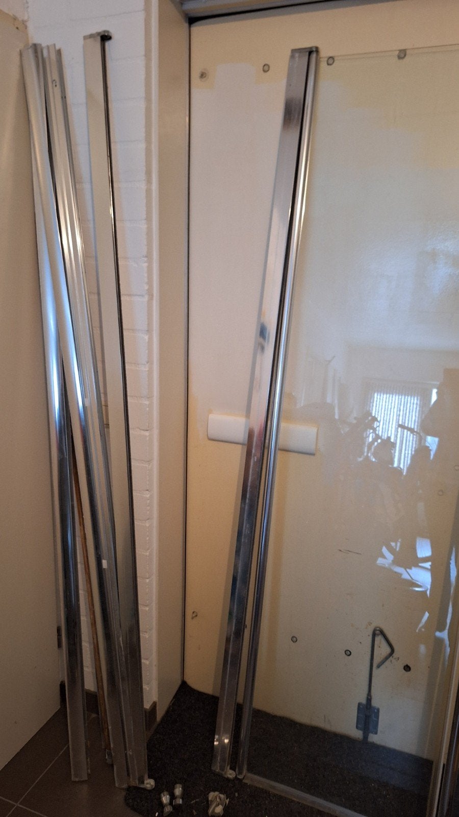Twee douchedeuren per deur 55- 60 cm breed, Ophalen, Gebruikt