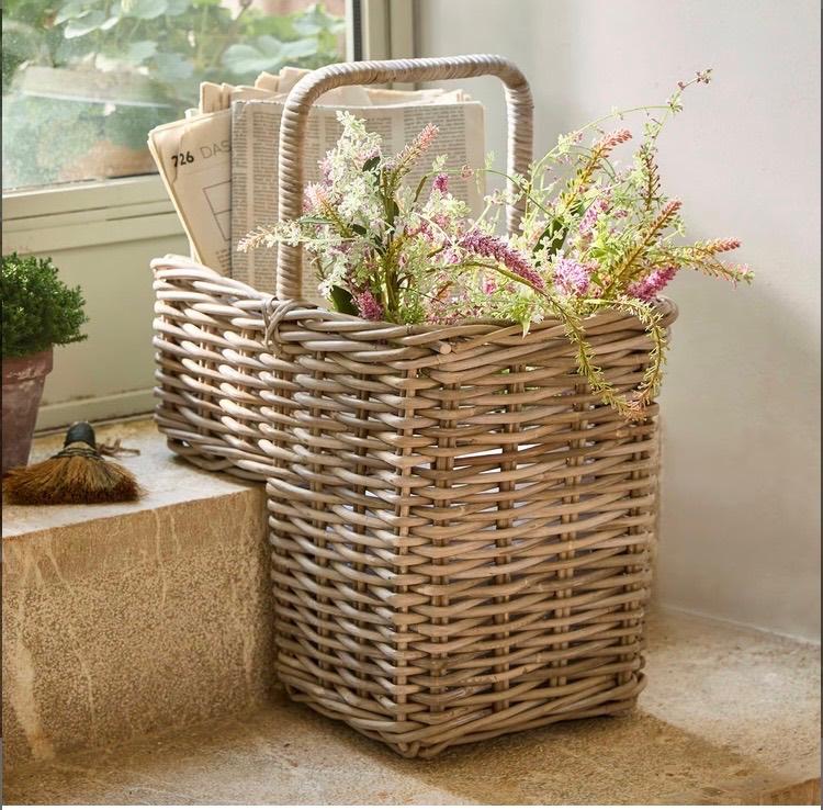 Loberon trapmand, Huis en Inrichting, Woonaccessoires | Schalen en Manden, Ophalen, Mand, Nieuw, Riet