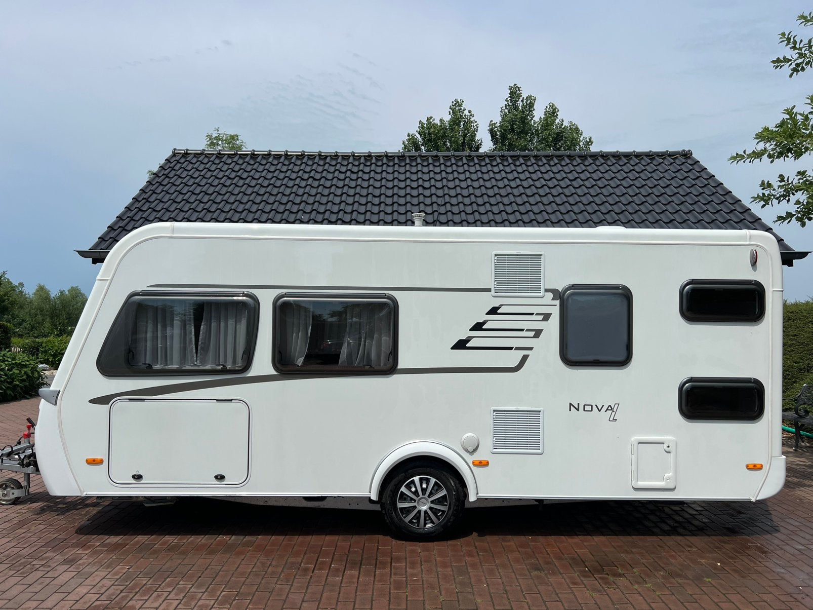 Hymer Eriba 515 Nova Light | 2024 | Stapelbed | Luifel |, Kachel, Dwarsbed, Bedrijf, Eriba