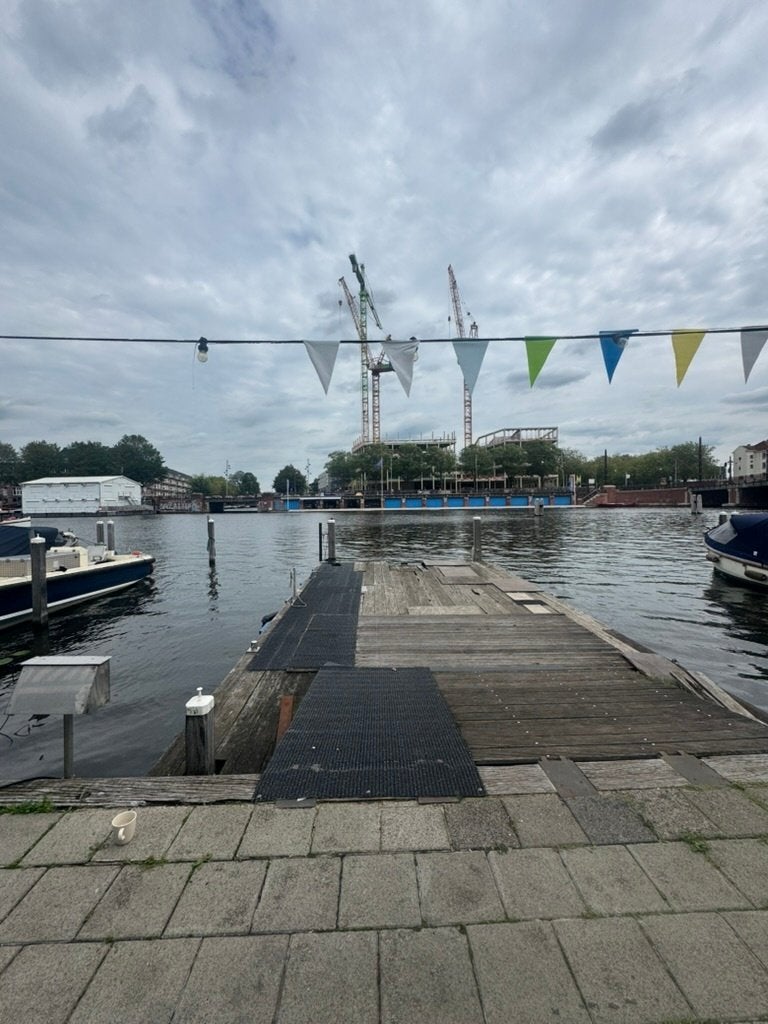 Loods / Garagebox te huur Amsterdam-Zuid 30 m² aan de Amstel, Zakelijke goederen, 30 m², Huur, Opslag of Loods