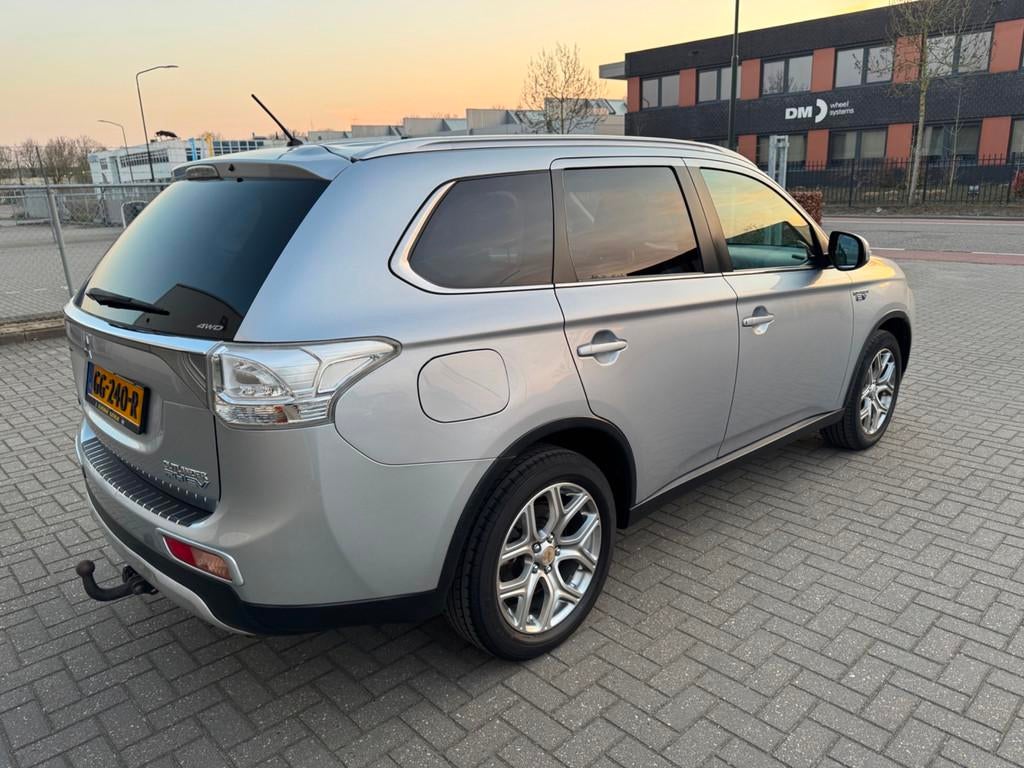 Mitsubishi Outlander 2.0 PHEV Business Edition X-Line, 4 cilinders, Vierwielaandrijving, Hybride Elektrisch/Benzine, SUV of Terreinwagen