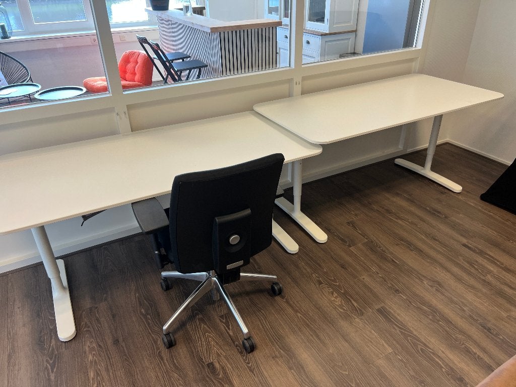 Gratis af te halen: Wit Bureau 160x80 (zonder stoel), Overige typen, 160 cm, Gebruikt, In hoogte verstelbaar
