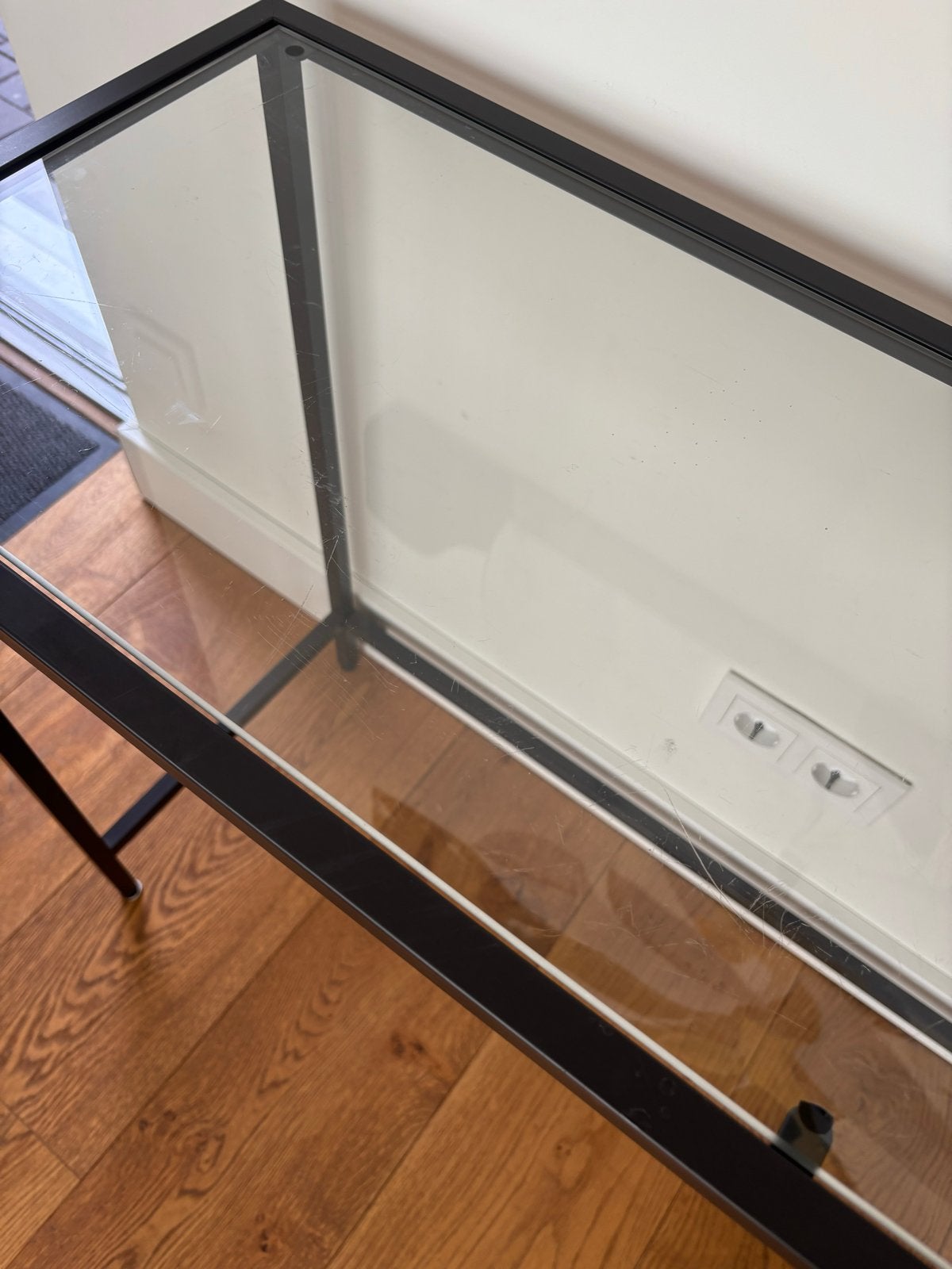 IKEA laptoptafel/bijzettafel/make-up tafel/bureau zwart glas, Ophalen, Gebruikt, IKEA, Glas