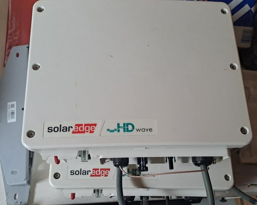 Solar Edge omvormer zonnepanelen 2 st., Doe-het-zelf en Verbouw, Zonnepanelen en Toebehoren, Ophalen, Gebruikt, Overige typen
