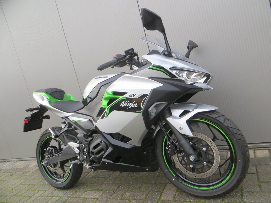 Kawasaki Ninja e-1, LED Verlichting, Bedrijf, Toermotor, 11 kW of minder