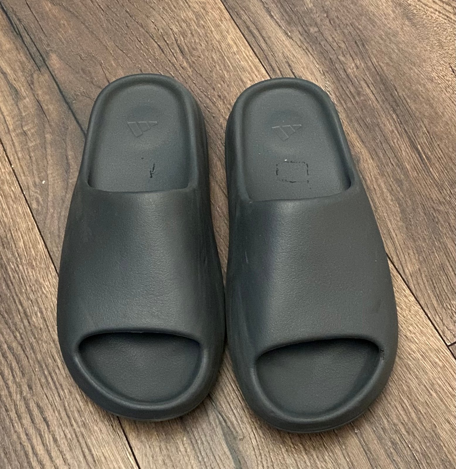 Originele yeezy slippers, Kleding | Heren, Schoenen, Slippers, Overige kleuren, Ophalen of Verzenden, Gedragen