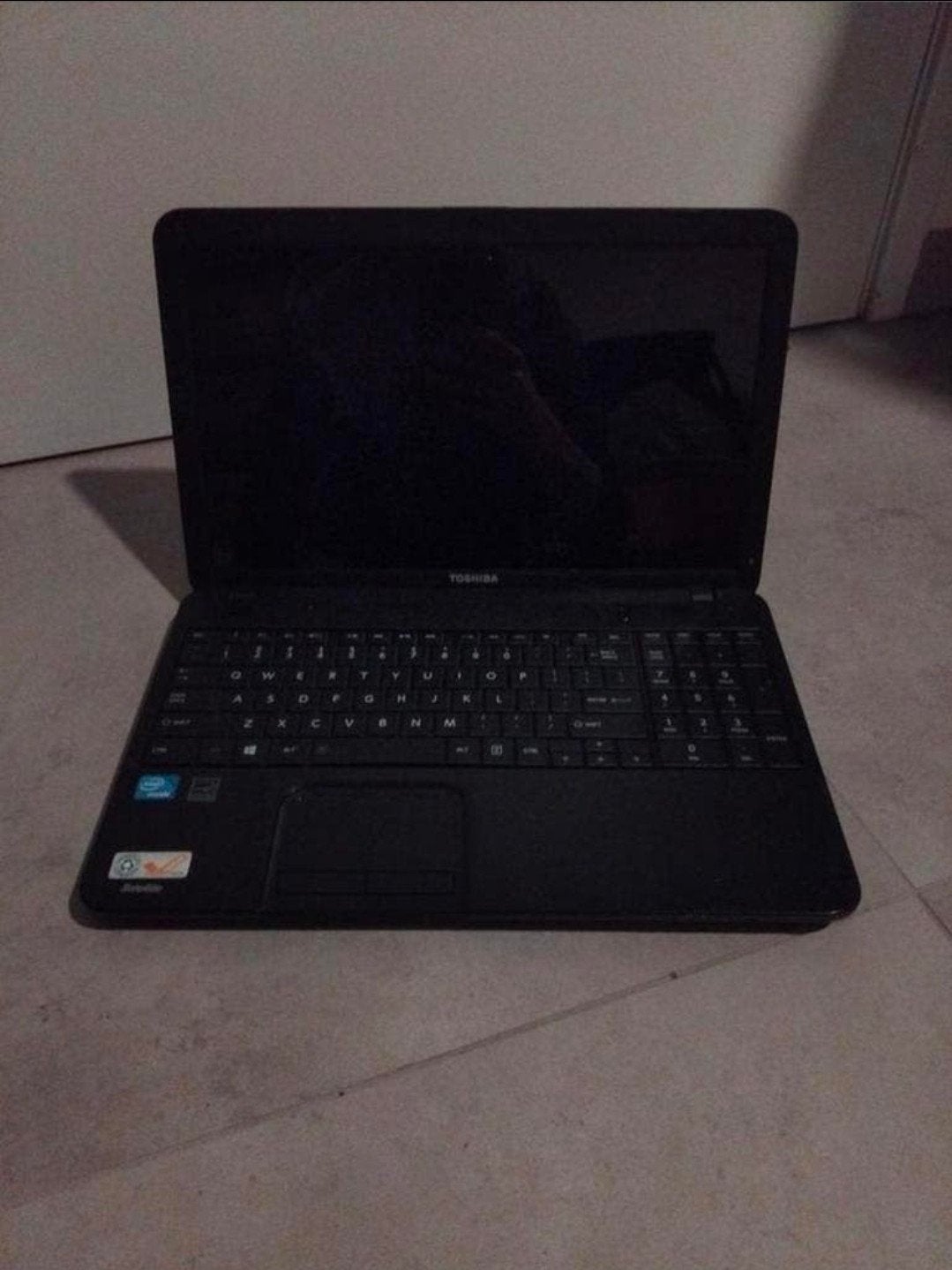 Partij laptops zonder adapter werking onbekend zie foto en o, Ophalen of Verzenden, 32 GB of minder, 4 GB of minder