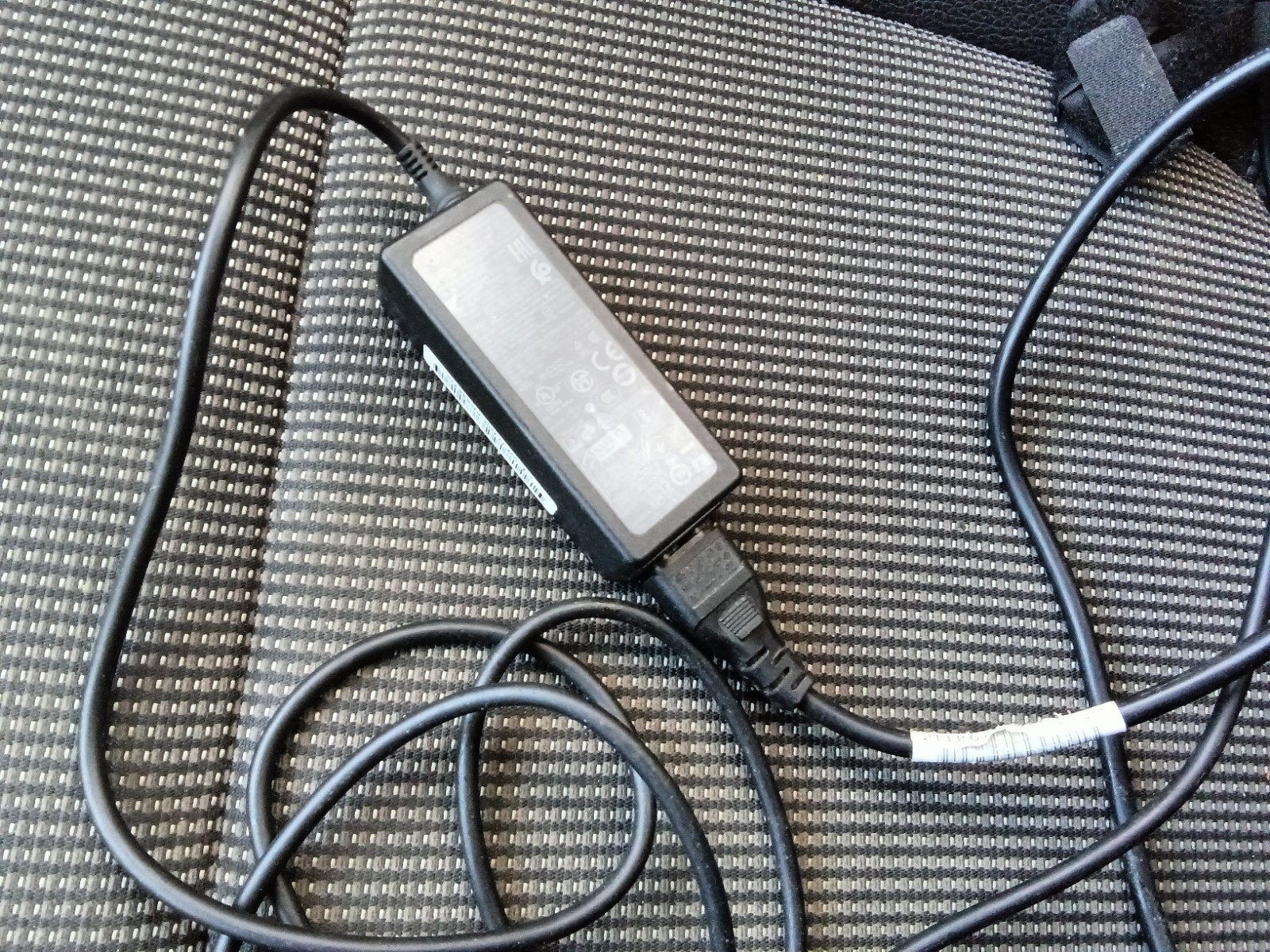 2x laptoplader, Computers en Software, Laptop-opladers, Ophalen