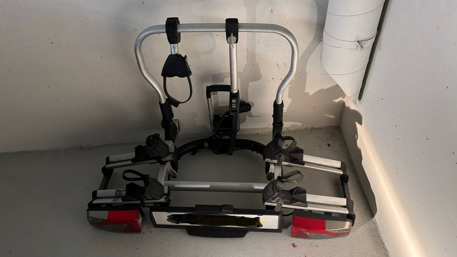 Originele Mercedes-Benz fietsendrager – 2 fietsen, Ophalen, 2 fietsen, Gebruikt, Trekhaakdrager