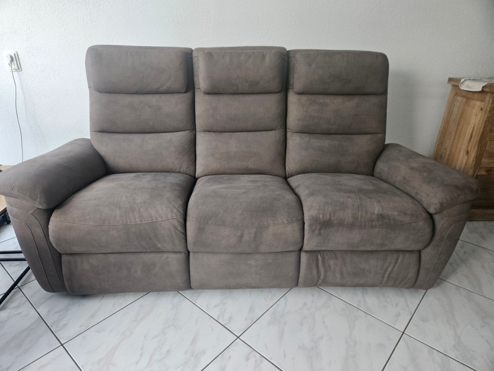 Luxe elektrische relaxbank 2+3 zits, Ophalen, Elektrisch verstelbaar met relaxfunctie., 75 tot 100 cm, Zo goed als nieuw