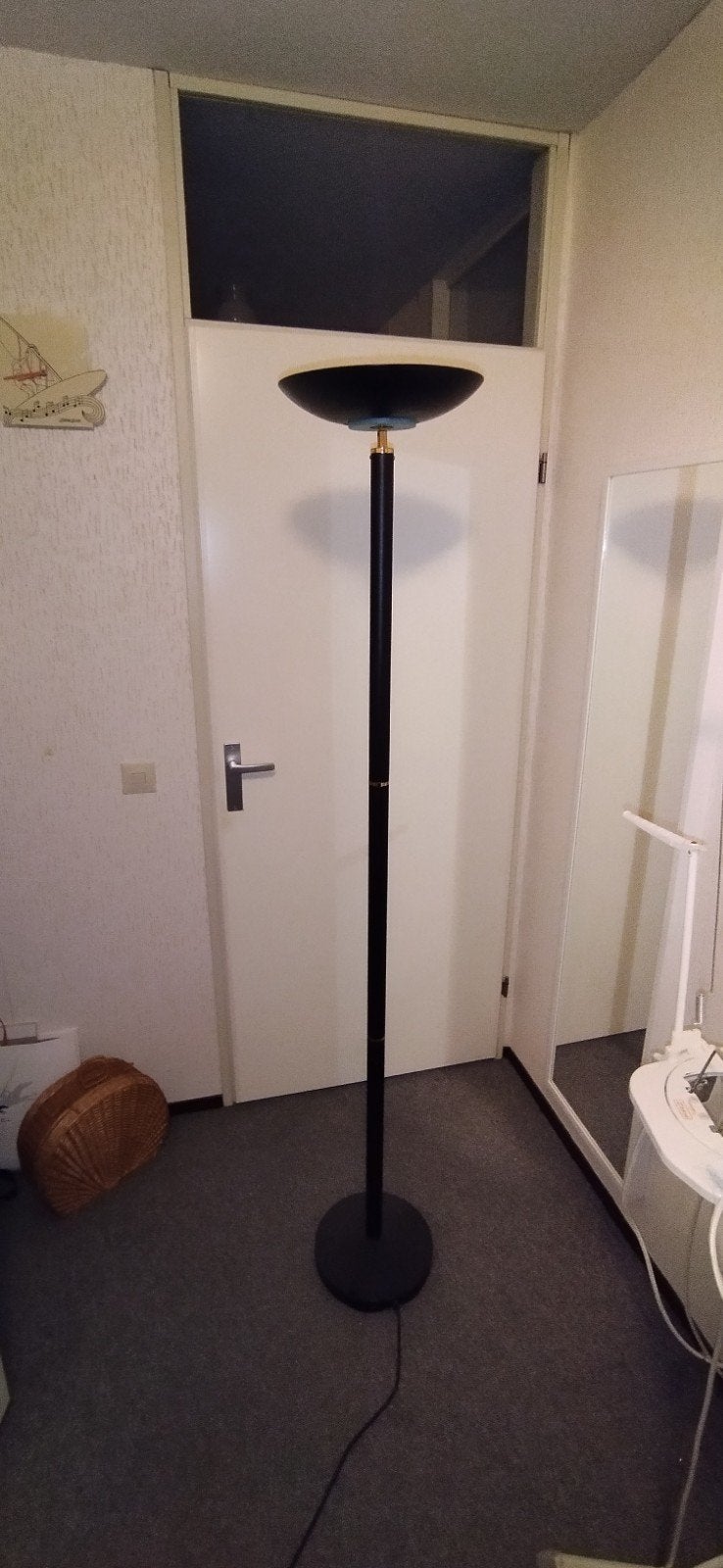 Zwarte vloerlamp met uplighter - Modern design, Ophalen, Gebruikt, Overige fittingen, Metaal
