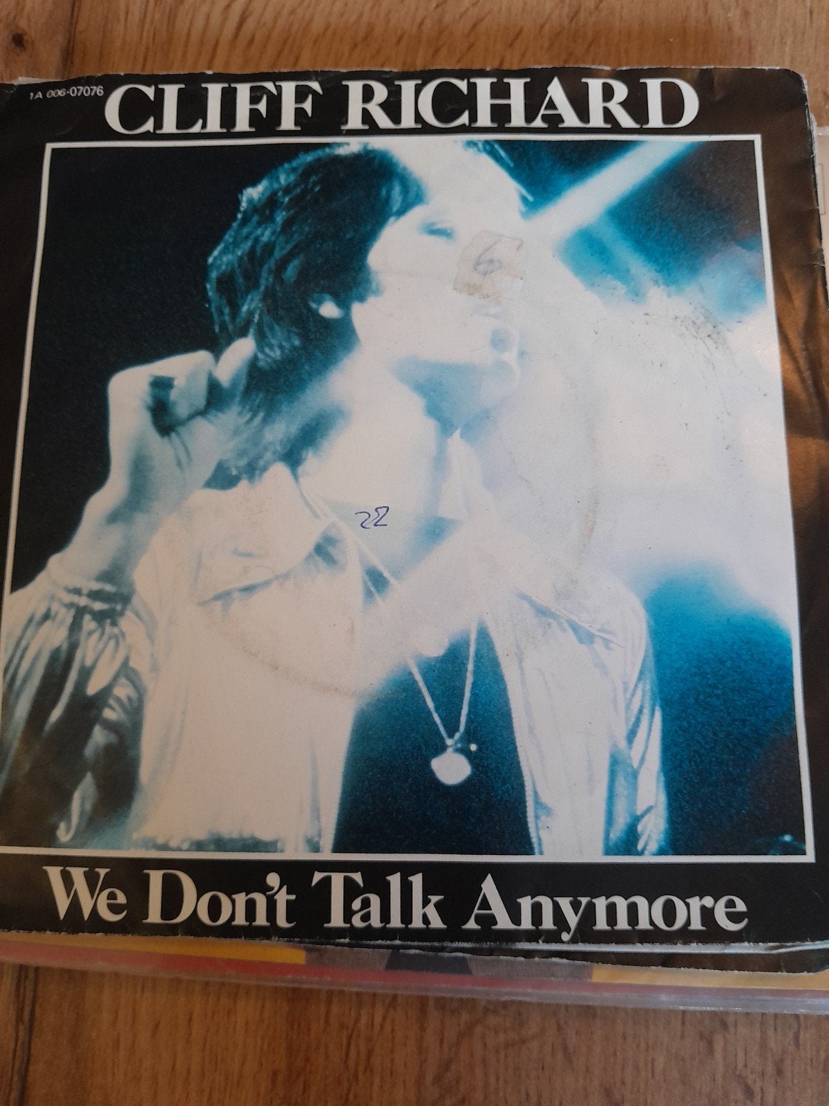 cliff richard 7inch we don,t talk anymore, Ophalen of Verzenden, Zo goed als nieuw, Pop