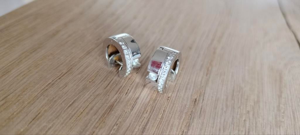 Le Chic witgouden oorbellen met diamanten, Sieraden, Tassen en Uiterlijk, Wit, Ophalen of Verzenden, Zo goed als nieuw, Met edelsteen