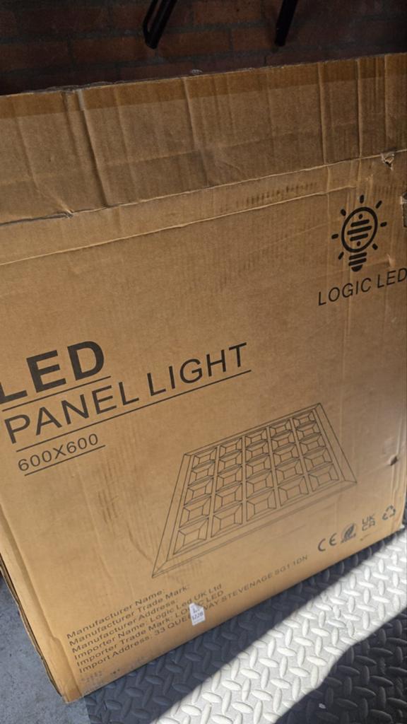 LOGIC LED PANEL LIGHT

600X600 total 5, Ophalen
