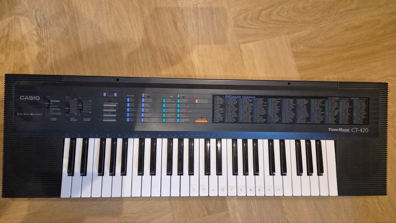 Casio Tone Bank CT 420 keyboard
Een leuk key, Muziek en Instrumenten, Keyboards, Ophalen, Gebruikt, 61 toetsen, Casio