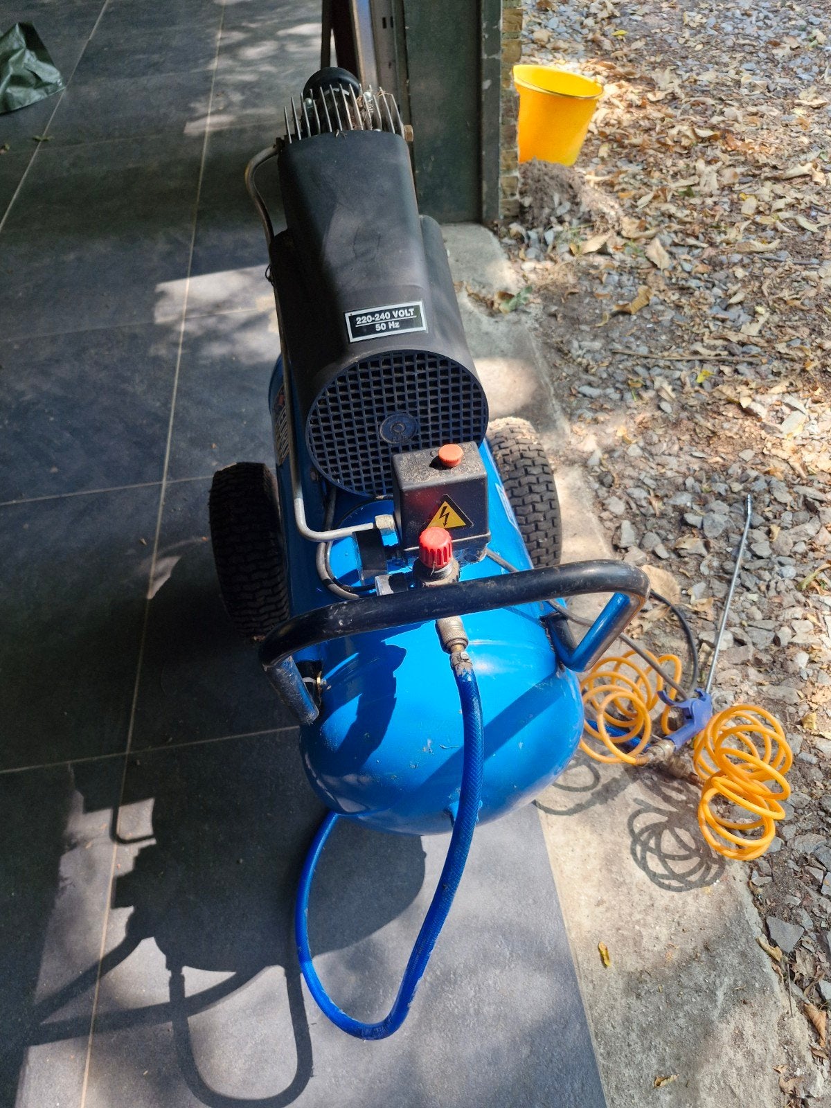 Airless Compressor, 25 tot 100 liter, Ophalen, Gebruikt, 200 tot 400 liter/min