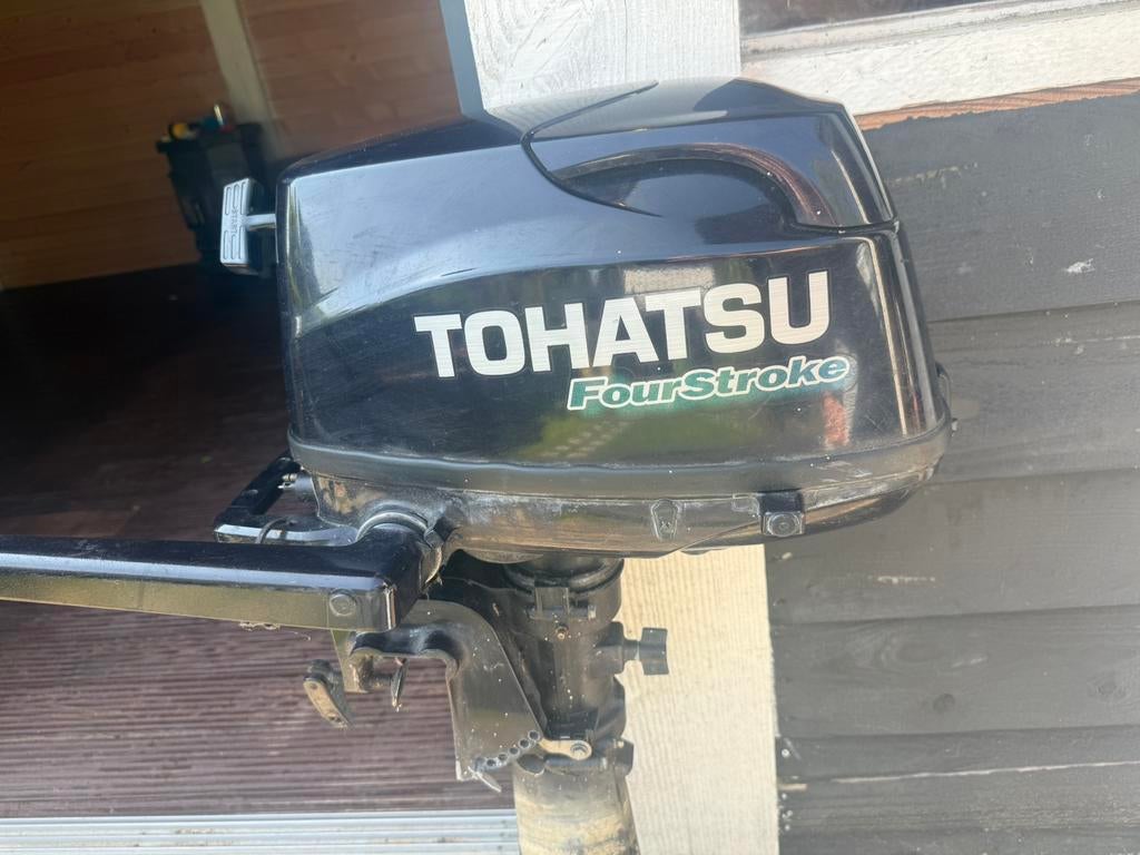 Tohatsu 5 pk 4-takt buitenboordmotor met nieuwe carburateur, Watersport en Boten, Buiten- en Binnenboordmotoren, Ophalen, Gebruikt