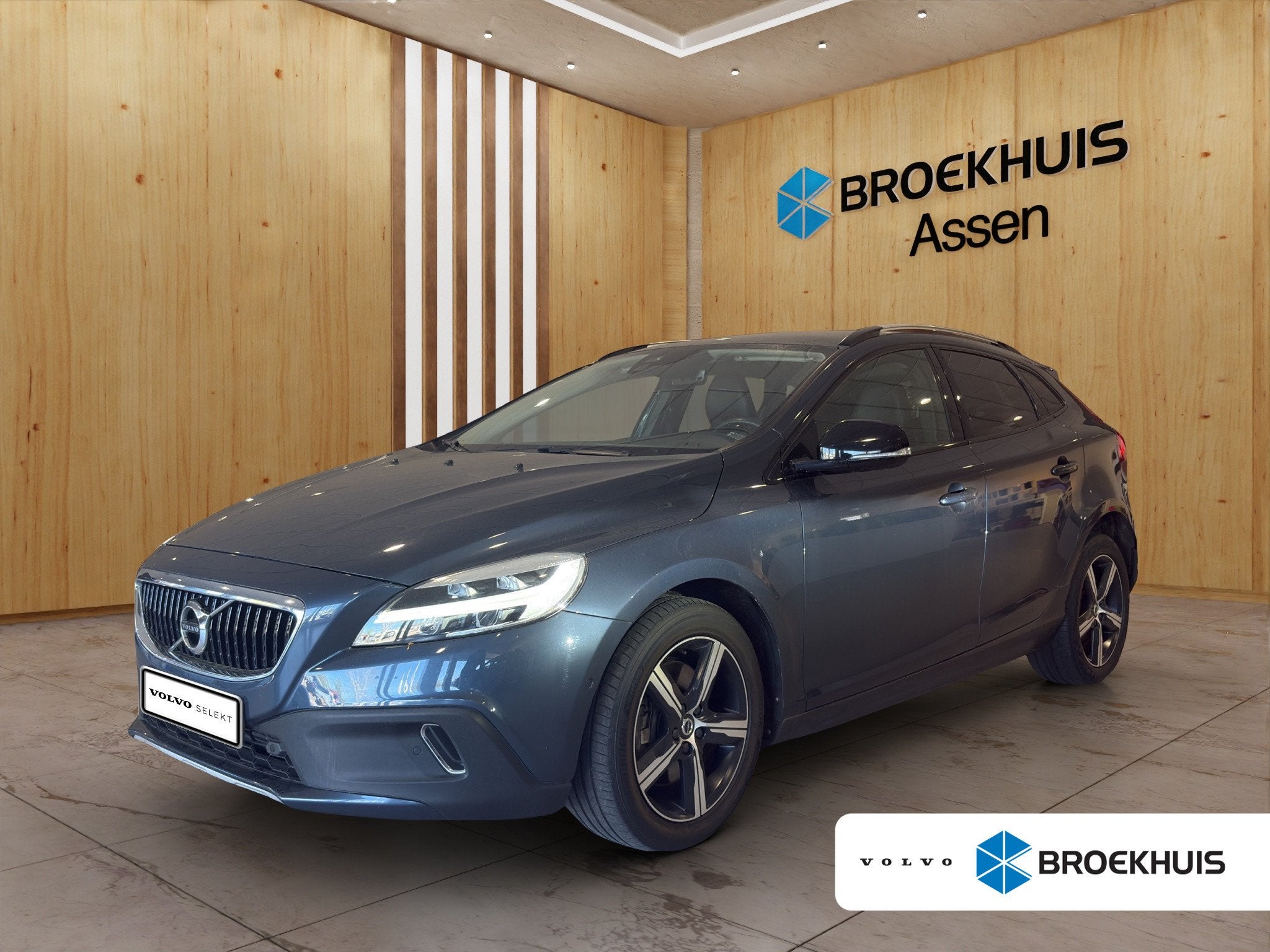 Volvo V40 Cross Country 1.5 T3 Polar+ Luxury