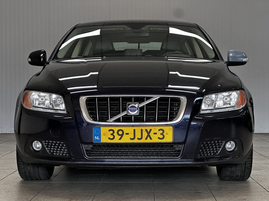 Volvo V70 2.0D Kinetic/ HISTORIE!/ D-Riem verv: 150.000 KM!/, Auto's, Voorwielaandrijving, 136 pk, Gebruikt, Zwart